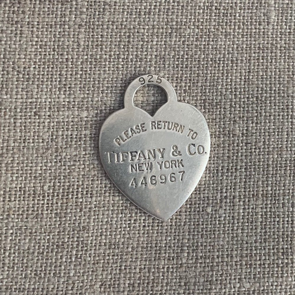 TIFFANY & CO Heart pendant